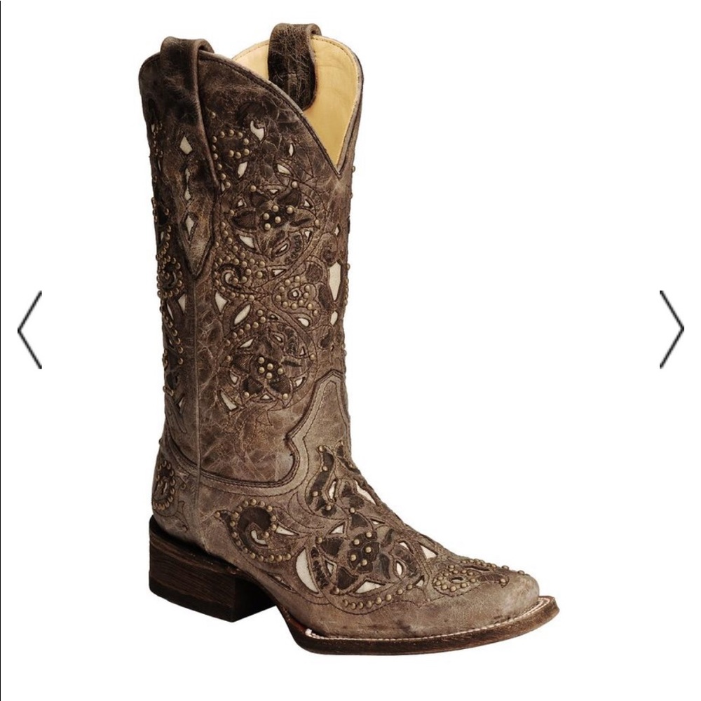 Corral boots size 8 1/2